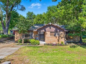 620 W College Street , Grapevine Texas 76051