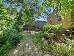 620 W College Street , Grapevine Texas 76051