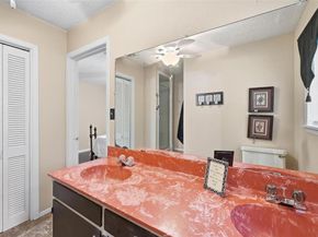 620 W College Street , Grapevine Texas 76051