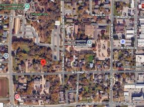 620 W College Street , Grapevine Texas 76051