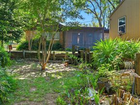 620 W College Street , Grapevine Texas 76051
