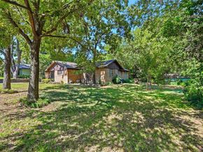 620 W College Street , Grapevine Texas 76051
