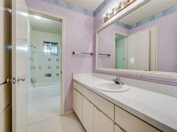 3511  Rio Grande Circle , Dallas Texas 75233