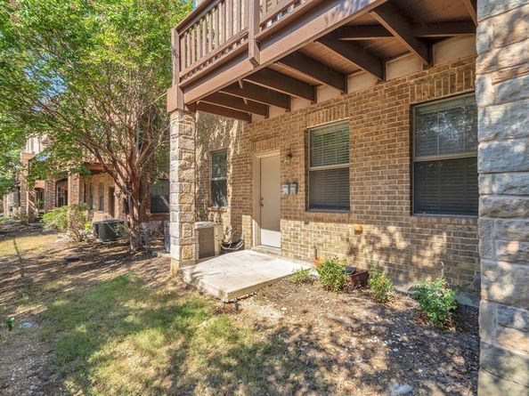 1542  Biltmore Lane , Irving Texas 75063