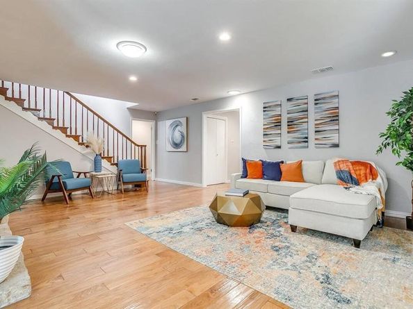 816  Glenview Drive , Irving Texas 75061