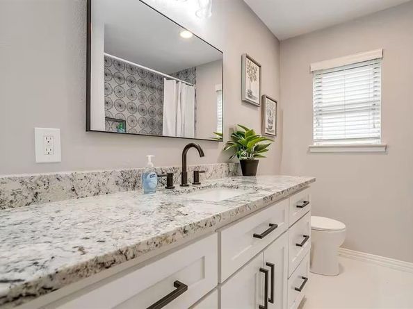 816  Glenview Drive , Irving Texas 75061