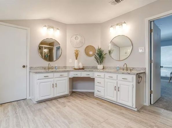 816  Glenview Drive , Irving Texas 75061