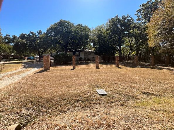 7116  Bowman Springs Road , Arlington Texas 76016