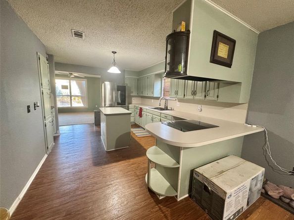 7116  Bowman Springs Road , Arlington Texas 76016