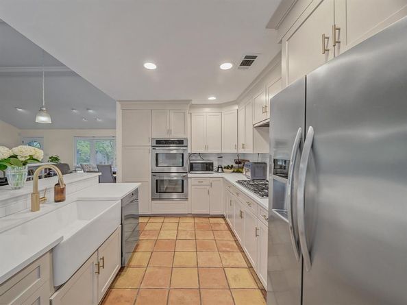 6537  Linden Lane , Dallas Texas 75230