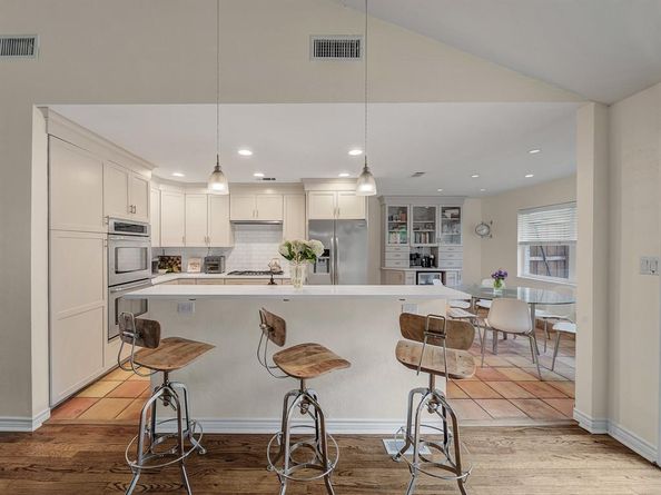 6537  Linden Lane , Dallas Texas 75230
