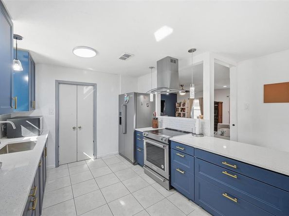 116  Oakhurst Drive , Hurst Texas 76053