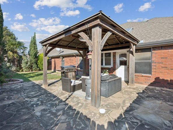 2901  Miles Way , Bedford Texas 76021