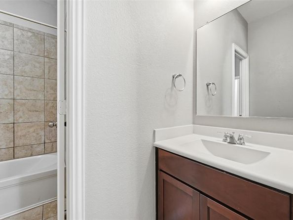 640  Swift Current Drive , Crowley Texas 76036