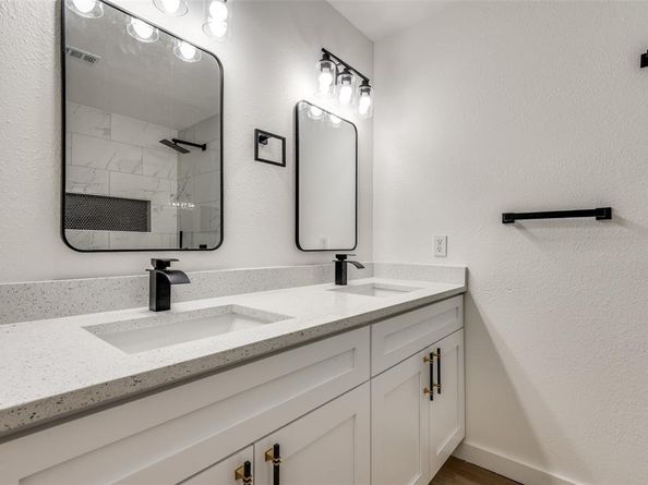 605  Ray Andra Drive , DeSoto Texas 75115