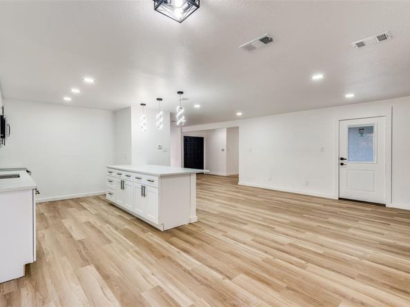 605  Ray Andra Drive , DeSoto Texas 75115