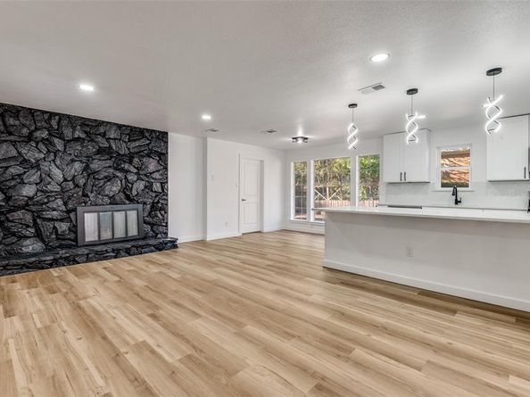 605  Ray Andra Drive , DeSoto Texas 75115