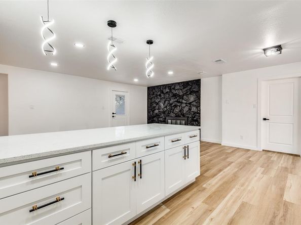 605  Ray Andra Drive , DeSoto Texas 75115