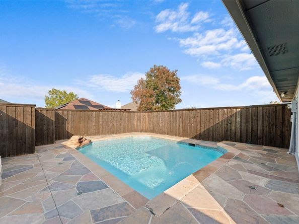 919  Kim Lane , Mesquite Texas 75149