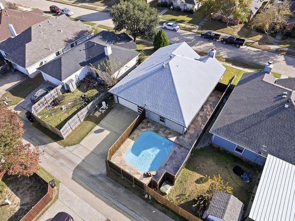 919  Kim Lane , Mesquite Texas 75149