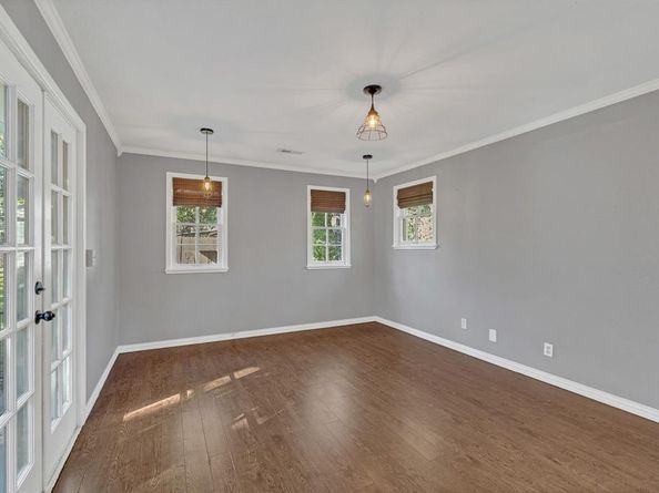 1815 N Riverside Drive , Fort Worth Texas 76111