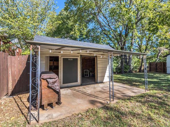 1815 N Riverside Drive , Fort Worth Texas 76111