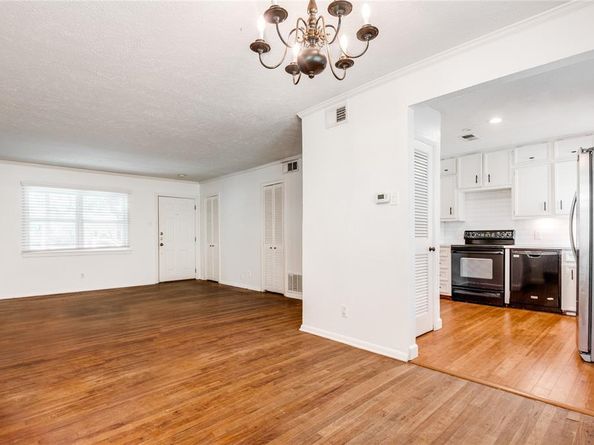 1848  Naylor Street , Dallas Texas 75228