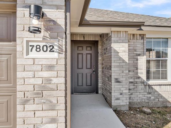 7802  Calgary Lane , Arlington Texas 76001
