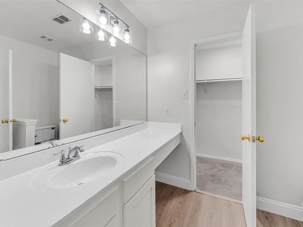 7802  Calgary Lane , Arlington Texas 76001