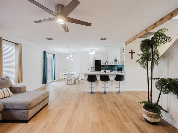 7935  Faithful Trail , Dallas Texas 75237