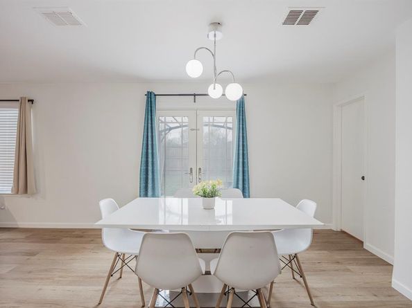 7935  Faithful Trail , Dallas Texas 75237