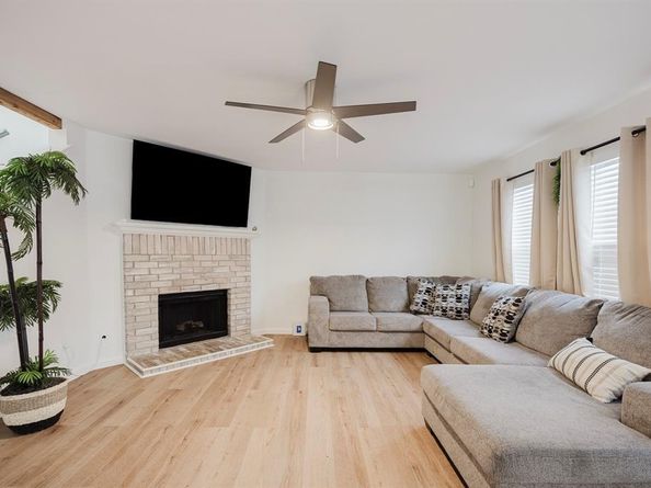 7935  Faithful Trail , Dallas Texas 75237