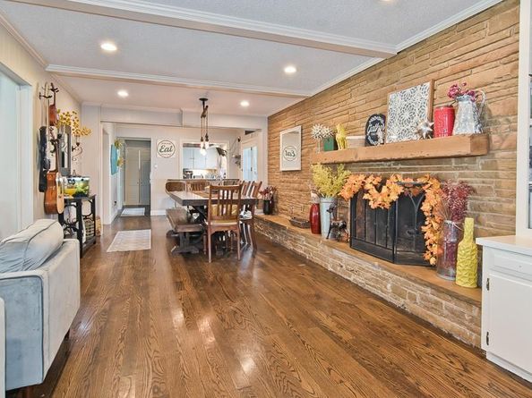 9027  Mercer Drive , Dallas Texas 75228