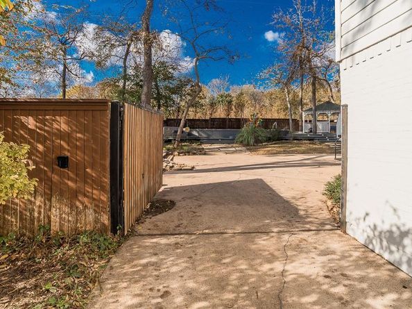 9027  Mercer Drive , Dallas Texas 75228