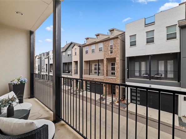 2656  El Camino Lane , Dallas Texas 75212