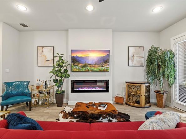 2656  El Camino Lane , Dallas Texas 75212