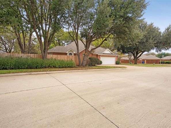 1516  Creekside Drive , Mansfield Texas 76063