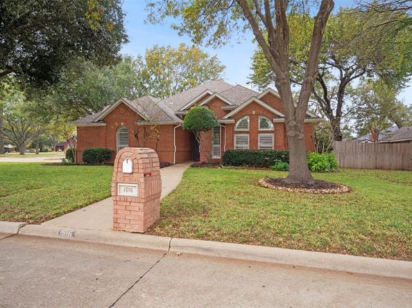 1516  Creekside Drive , Mansfield Texas 76063