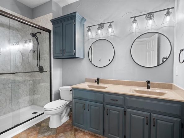 1516  Creekside Drive , Mansfield Texas 76063