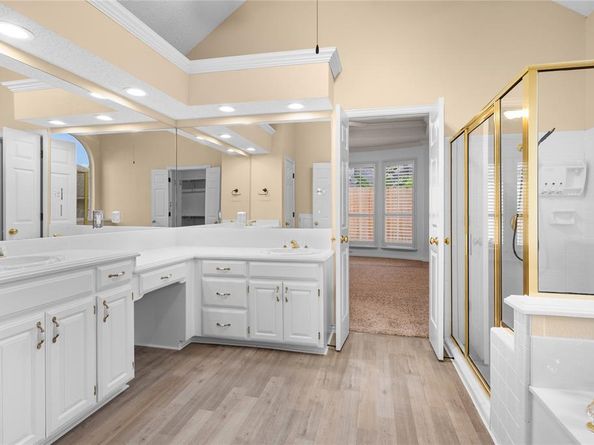 1516  Creekside Drive , Mansfield Texas 76063