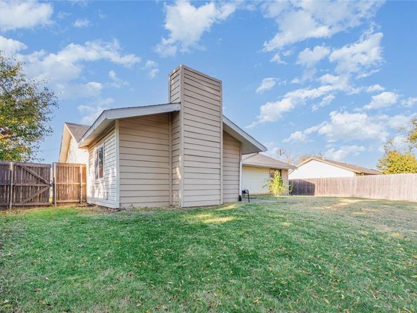 2304  Greenwood Circle , Carrollton Texas 75006