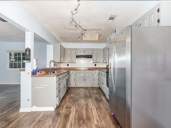 2304  Greenwood Circle , Carrollton Texas 75006