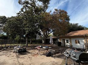 1909  Robin Lane , Garland Texas 75042