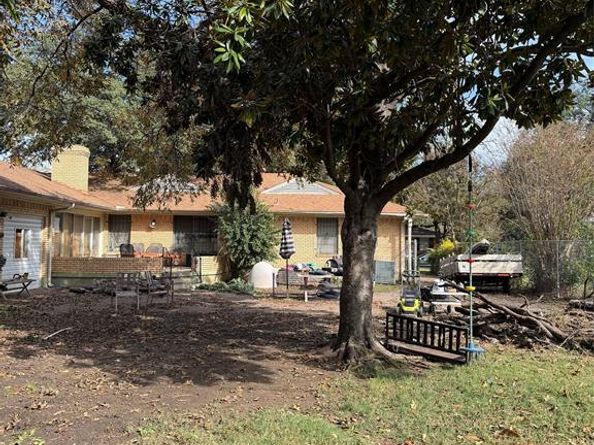 1909  Robin Lane , Garland Texas 75042