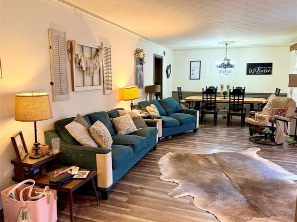 1909  Robin Lane , Garland Texas 75042