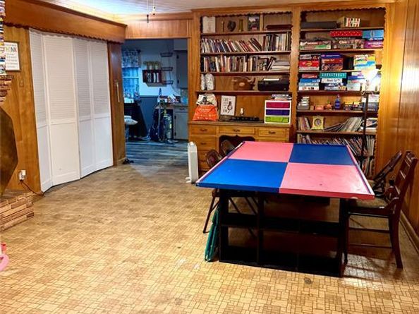 1909  Robin Lane , Garland Texas 75042