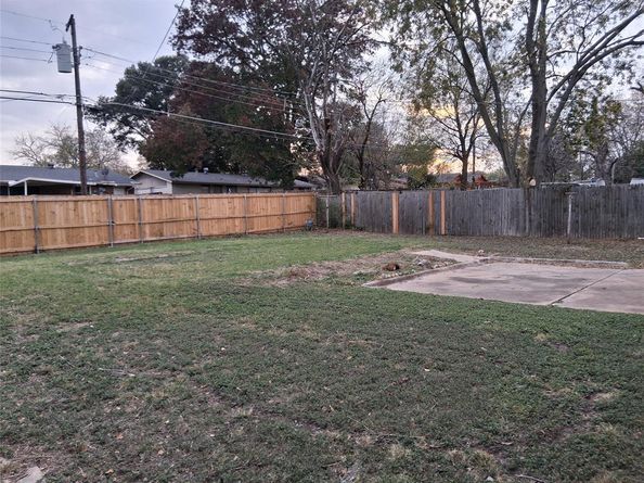 818  Emberwood Drive , Dallas Texas 75332