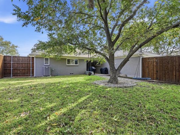 12121  Lochwood Boulevard , Dallas Texas 75218