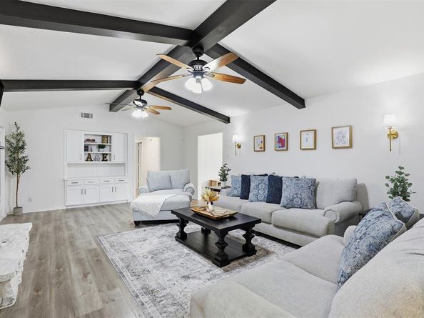 12121  Lochwood Boulevard , Dallas Texas 75218