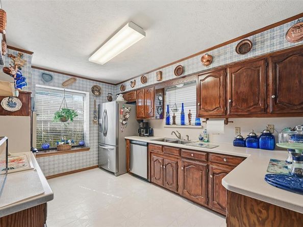 217  Faircrest Drive , Garland Texas 75040